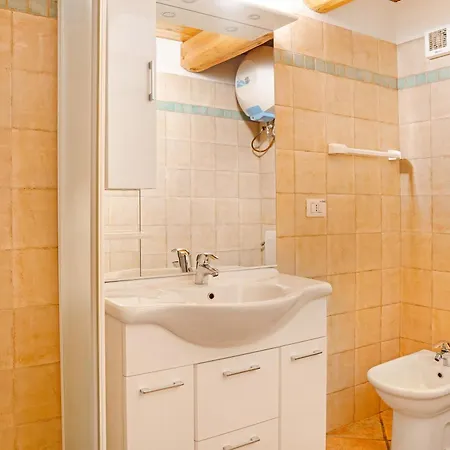 Carlina Tano Di Grich Apartamento Cesani